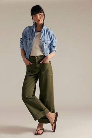 We The Free Palmer Cuffed Jeans en Greenery, pour femme taille: 24 chez Free People