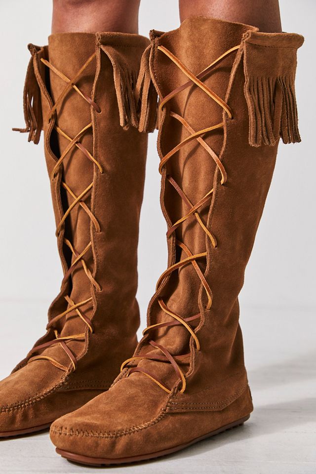 Minnetonka lace up discount boots