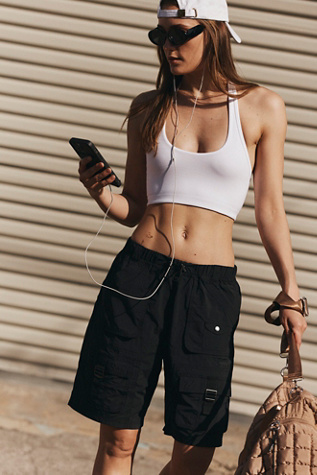 Shorts March On par FP Movement en Noir, pour femme chez Free People