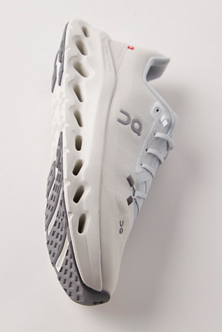 Baskets On Cloudtilt en Arctique/Glace, pour femme taille: US 8.5 chez Free People