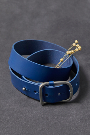 We The Free Gallo Leather Belt At Free People In Dark Rinse, Size: S/M