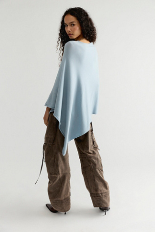 Женский топ Free People Simply Triangle Poncho, цвет: Светлый синий — фото 2