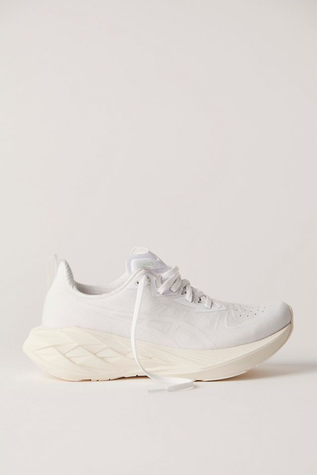 novablast sneakers