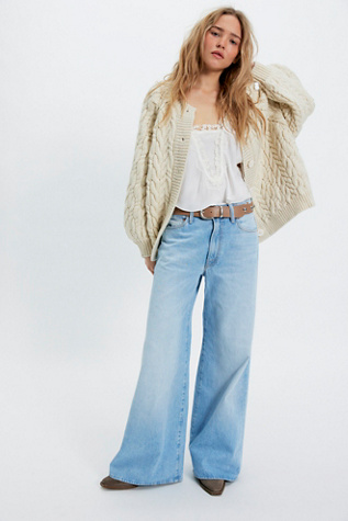 MOTHER The Ditcher Roller Zip Sneak Jeans