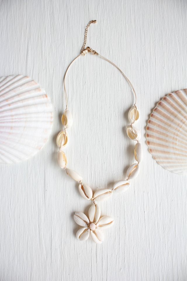 Handmade Hawaiian Cowrie Shell Necklace Selected By Moons + Junes Vintage #1