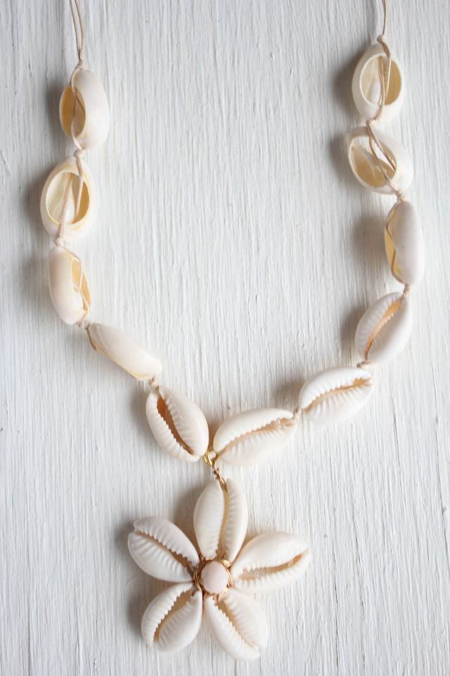 Handmade Hawaiian Cowrie Shell Necklace Selected By Moons + Junes Vintage #2