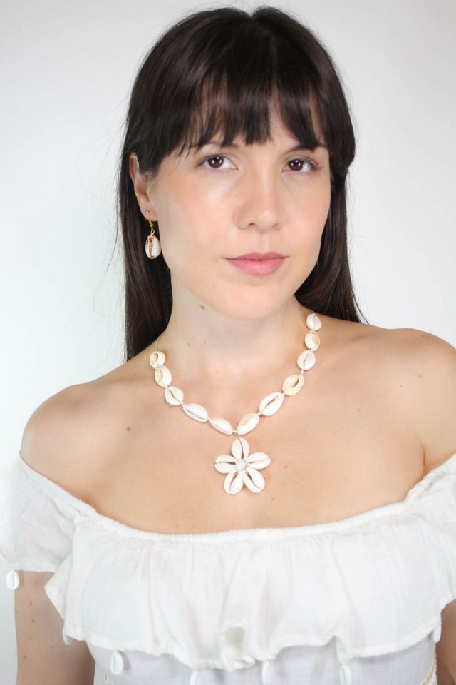 Handmade Hawaiian Cowrie Shell Necklace Selected By Moons + Junes Vintage #3