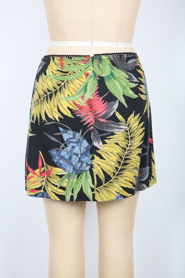 Black Floral Tropical Print Mini Skirt Selected by Love Rocks