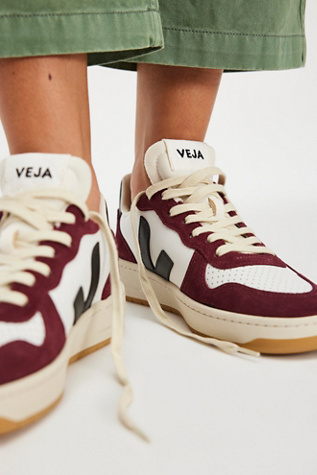 【送料&関税込】Veja V90 Marsala Low-top Sneakers Veja - V90 - Marsala – Ensemble
