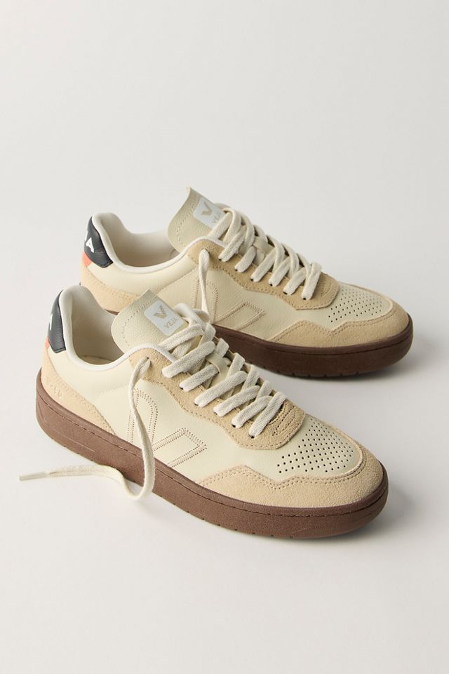 Veja V-90 Sneakers #1
