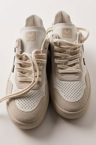 Veja V-90 Sneakers