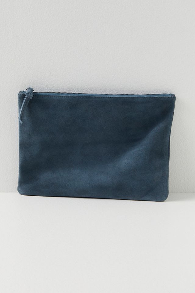 Large pouch outlet bag