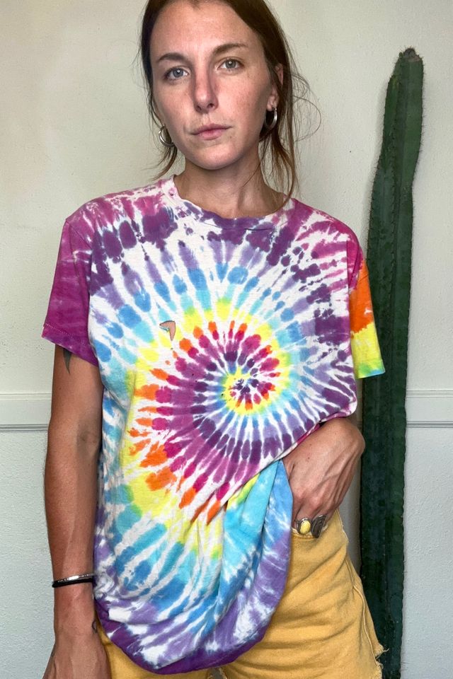 How to tie-dye like a real '70s hippie