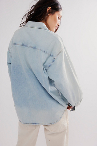 Женская рубашка RE/DONE Oversized Denim Shirt, цвет: Синий — фото 2