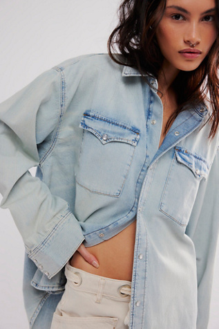 Женская рубашка RE/DONE Oversized Denim Shirt, цвет: Синий — фото 4