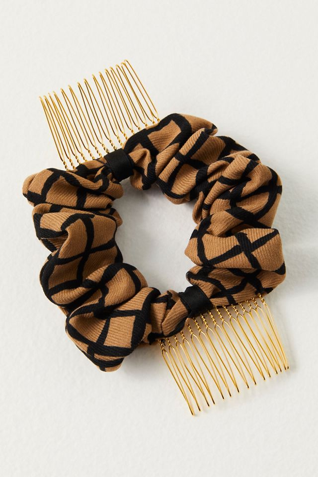 The No Crease Barrette | Free People display picture 3