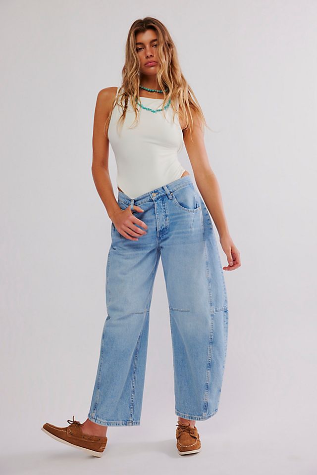 In love with this top and the fit of these jeans