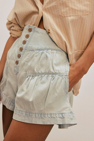 We The Free Fleur Denim Shorts at Free People in Light Wash, Size: XS