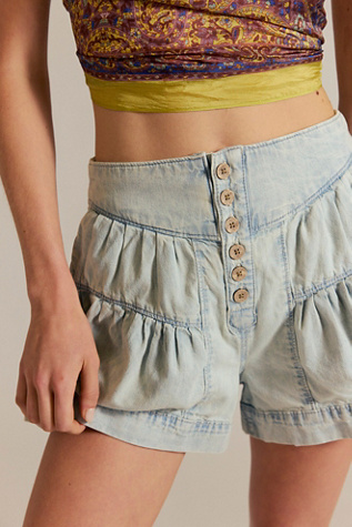 We The Free Fleur Denim Shorts at Free People in Light Wash, Size: XS