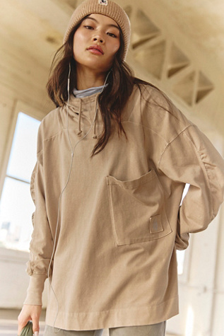 Hot Shot Hooded Layer par FP Movement en Biche, pour femme taille: XL chez Free People