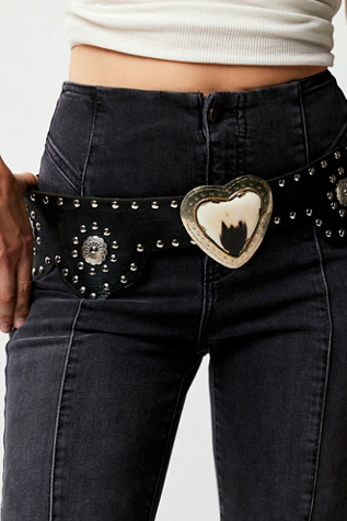 Женский ремень Free People Wildheart Studded Belt, цвет: Чёрный — фото 3
