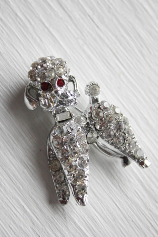 Женские броши Moons + Junes Vintage Rhinestone Poodle Pin Selected, цвет: Разноцветный — фото 2
