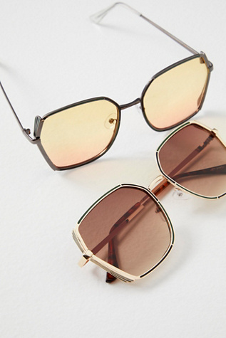 Batiste Oversized Round Sunnies at Free People in Champagne/Gold