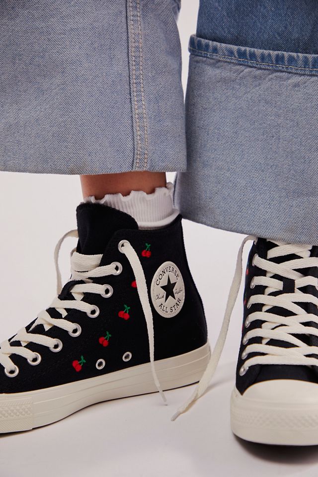Baskets montantes à motifs cerises Chuck Taylor All Star #1