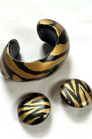 1990s Tiger Painted Wood Bracelet & Earring Set Selected by Cherry at Free People in Black