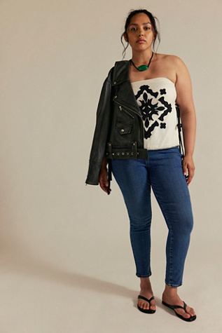 CRVY Infinite Stretch Pull-On Skinny Jeans by We The Free at Free People in Dark Wash, Size: M Short