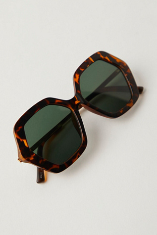 Chloe Hexagon Sunnies at Free People in Tort/Green