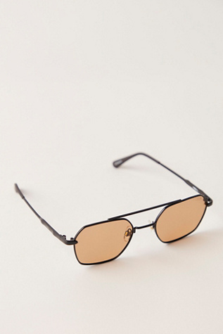 Женские солнцезащитные очки Free People Sara Polarized Sunglasses, цвет: Чёрный / Какао — фото 2