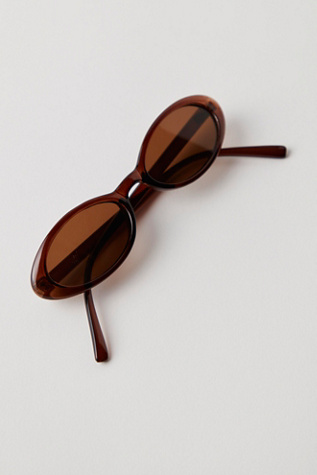 Basset Round Sunnies at Free People in Cocoa