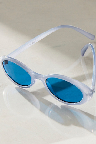 Basset Round Sunnies at Free People in Blue Crush