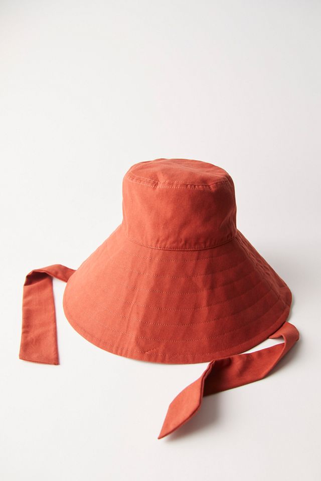 Chapeau Seau Shoreline #2