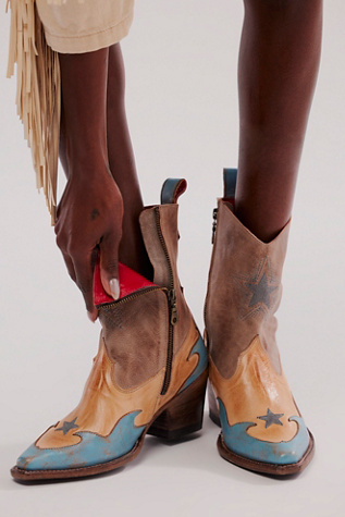 FREE PEOPLE FP Collection - Borderline Western Boots in Distressed