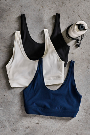 Win Win Scoop Neck Sports Bra