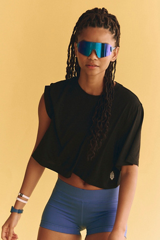 Tempo Cropped Boyfriend Tee par FP Movement en Black, pour femme taille: XL chez Free People