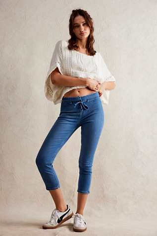 We The Free Knockout Mid-Rise Crop Jeans at Free People in Echo, Size: Large