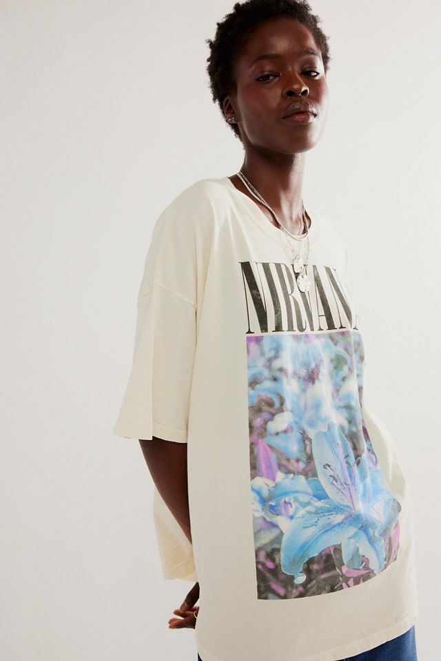 Daydreamer Nirvana Flower One-Size Tee