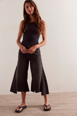 We The Free Ripple Wide-Leg Crop Jeans at Free People in Fade To Black, Size: 31