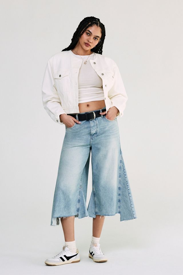WR.UP® wide leg push-up cropped jeans in faded, eco-friendly denim