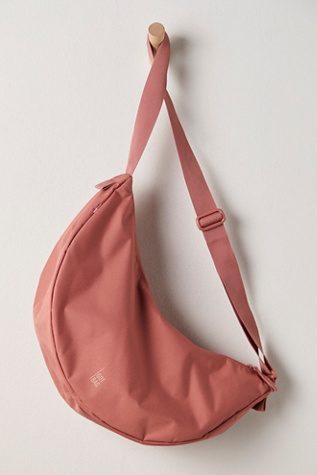 Sac Lune GOT par GOT BAG en Lion Fish, pour femme chez Free People