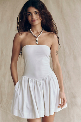 Onda Drop-Waist Tube Mini par free-est en Ivoire Propre, pour femme chez Free People