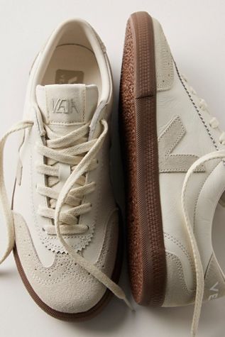 Veja Volley Sneakers
