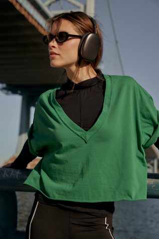 Inspire V-Neck Tee by FP Movement at Free People in Kelly Green, Size: Medium