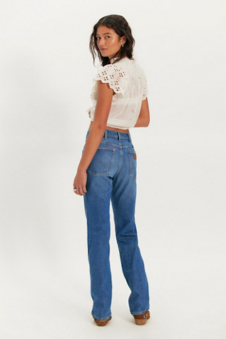 Женские джинсы Wrangler Wrancher Mid-Rise Bootcut, цвет: Caviar Classic — фото 2