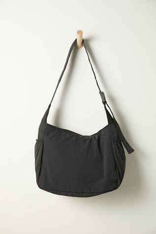 Женская сумка Free People Checkmate Sling, цвет: Чёрный — фото 5