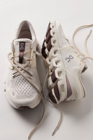 On Cloud X 4 Sneakers