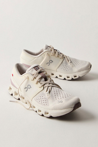 On Cloud X 4 Sneakers